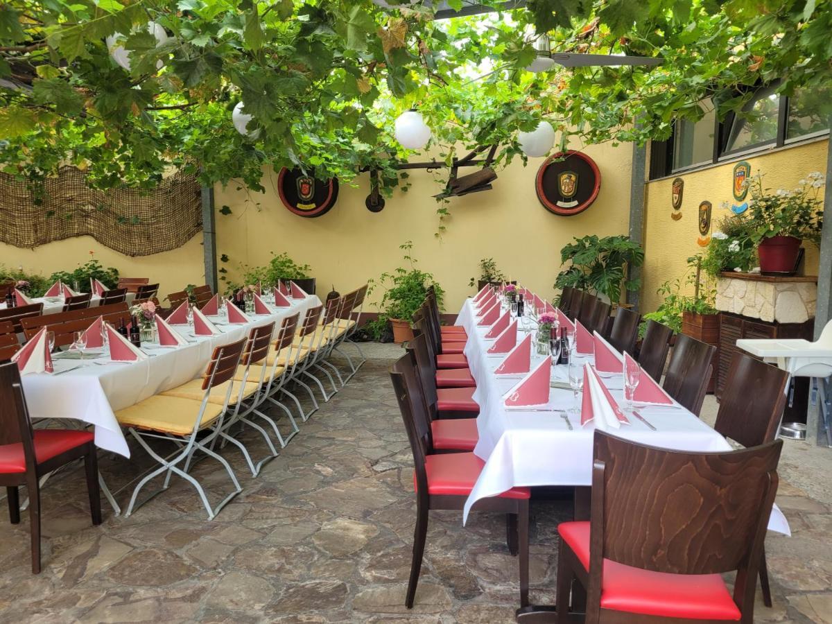 Hotel Restaurant Ruppert Walluf ภายนอก รูปภาพ