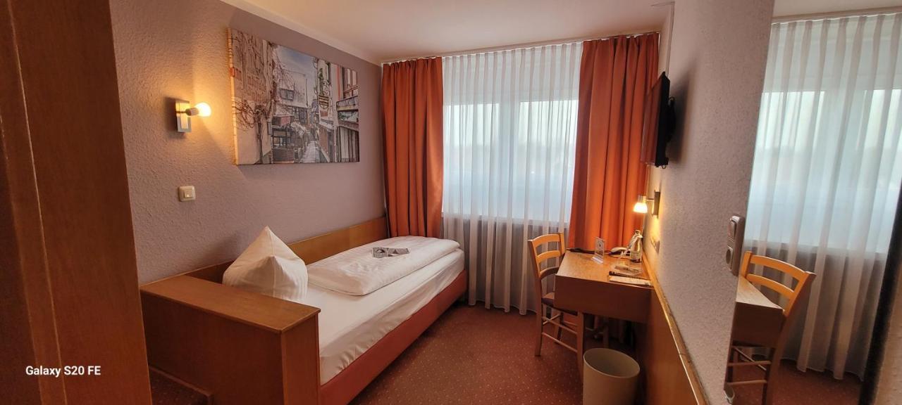 Hotel Restaurant Ruppert Walluf ภายนอก รูปภาพ