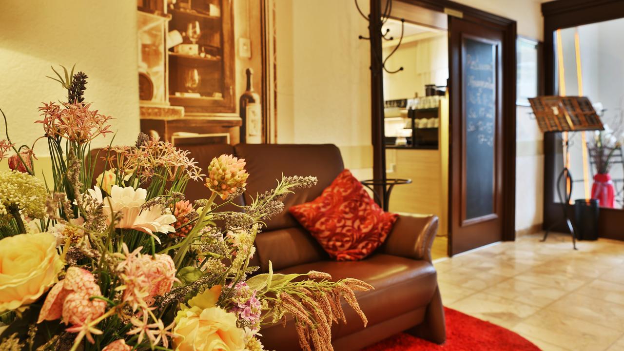 Hotel Restaurant Ruppert Walluf ภายนอก รูปภาพ