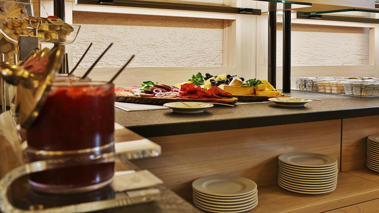 Hotel Restaurant Ruppert Walluf ภายนอก รูปภาพ