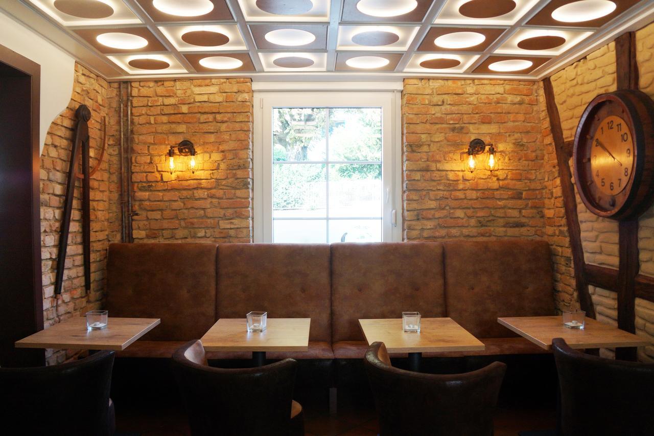 Hotel Restaurant Ruppert Walluf ภายนอก รูปภาพ